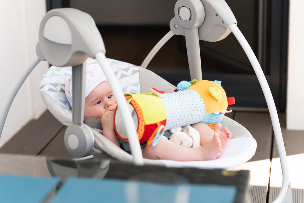 Balancelle bébé électrique : le comparatif des différents modèles