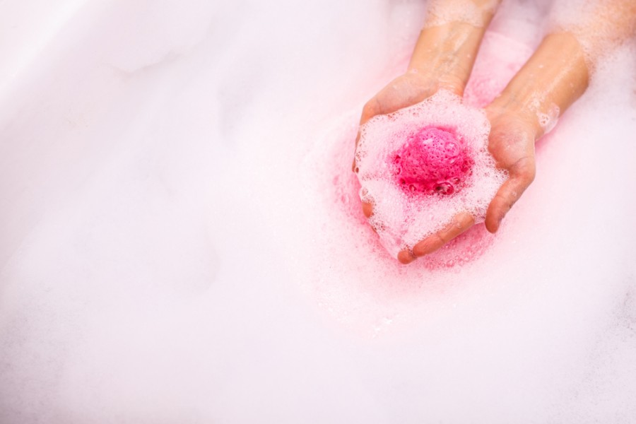 Les atouts de la bombe pour le bain de l'enfant