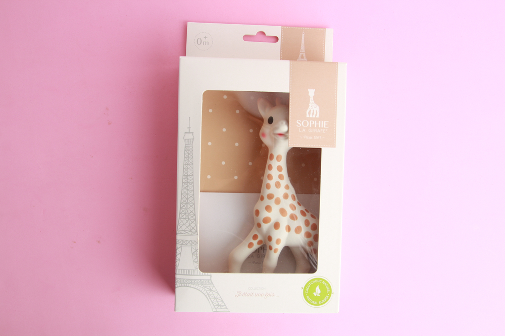 Pourquoi sophie la girafe reste le jouet incontournable à offrir ?
